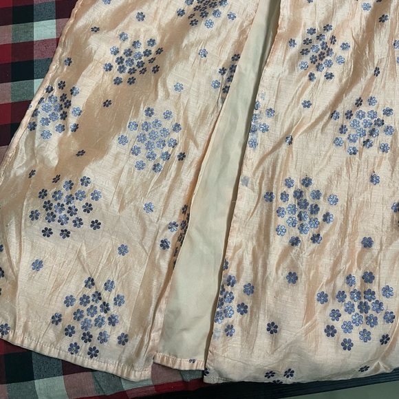 Light peach coloured slit kurta with beautiful pearl work in neck - Picture 12 of 13